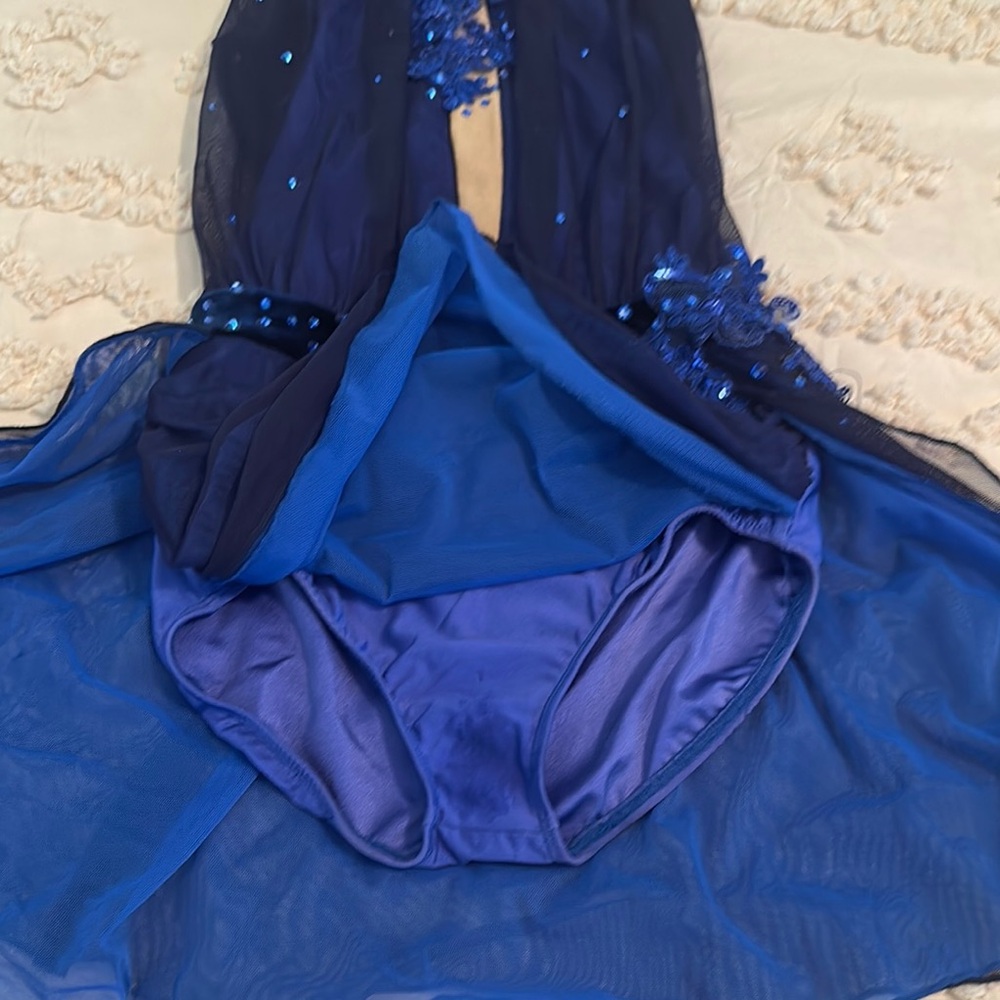 Elegant Blue Lyrical Costume with Lace Details - SMALL ADULT - Picture 4 of 7
